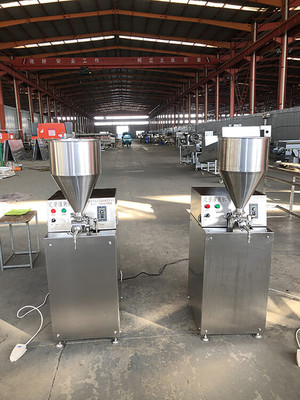 誠達蝦滑塞肉機與雞肉滑定量灌裝設備 精準克數(shù)控制背后的機械研發(fā)創(chuàng)新